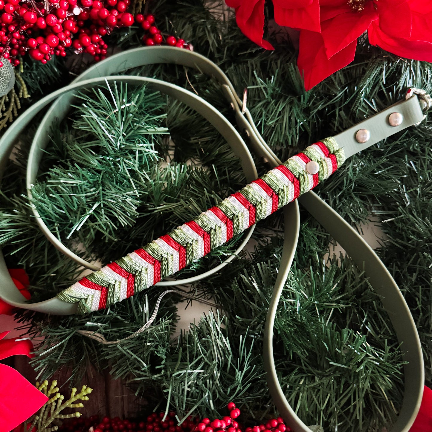 Christmas Leash - Foggy Green