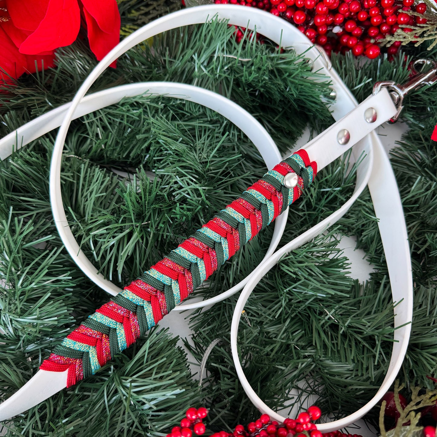 Christmas Leash - White